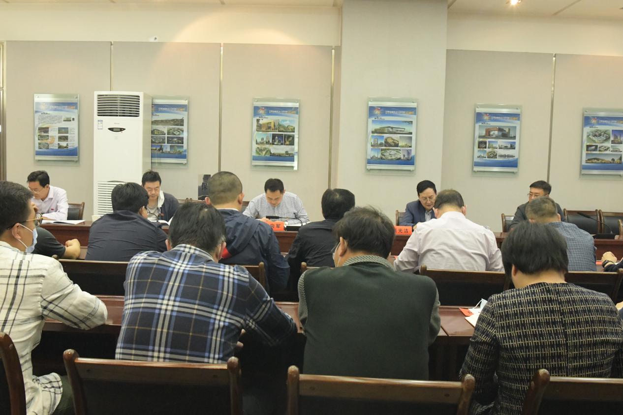 努力作為 狠抓落實(shí)<br/>——建筑設(shè)計(jì)院黨委理論中心組就集團(tuán)第一次黨代會(huì)召開(kāi)專題研討學(xué)習(xí)會(huì)