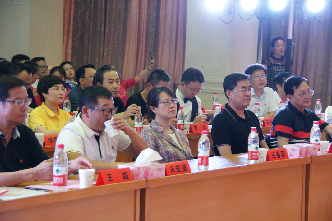 1564803518325004199.png J:集團網站模塊黨群建設職工風采_0_1_1.png